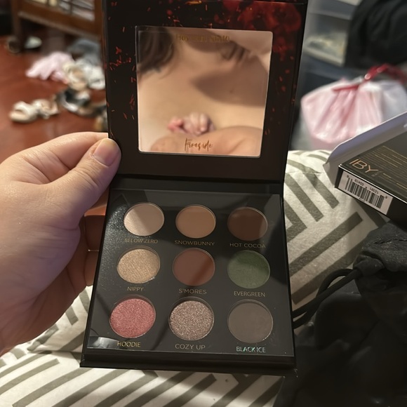 IBY Beauty Fireside eyeshadow palette - Picture 4 of 5